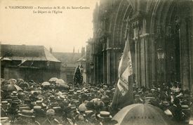 1909 Le parvis de la Basilique ND du Saint Cordon