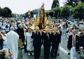 Arrivée triomphale, Lourdes