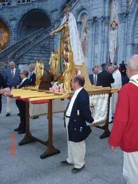 Parvis Basilique du Rosaire, Lourdes