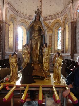 La statue dans le chœur, Loches (Indre et Loire)