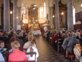 Pendant la cérémonie, Hélesmes